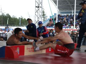 Сенсационные схватки по мас-рестлингу прошли на Играх Манчаары