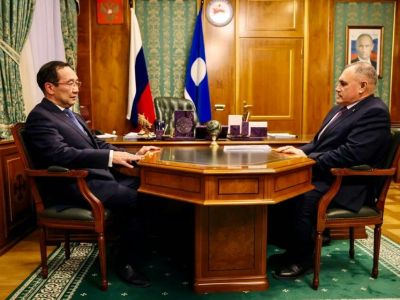 Айсен Николаев провёл рабочую встречу с главой Усть-Майского района