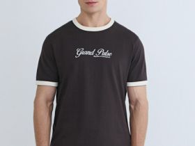 Футболка с текстовым принтом, Коричневый