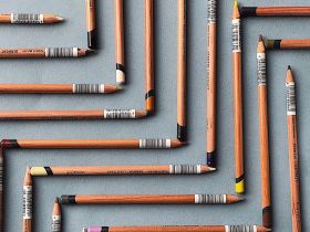 Карандаш масляный Derwent "Lightfast" Лососевый / Salmon (*)