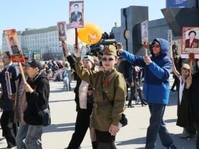 Фото. В Якутске акция «Бессмертный полк» собрала более 50 тысяч человек