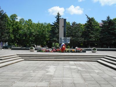 Братская могила 21 воина Советской Армии, погибших в 1943 г. за освобождение от немецко-фашистских захватчиков