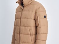 Утепленная стеганая куртка со съемным капюшоном