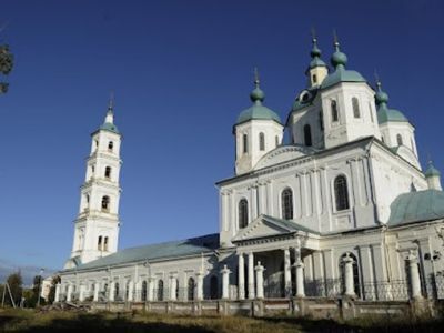 Спасский собор с колокольней. Построен в 1820 г.