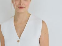 Вязаный жилет на пуговицах, Белый