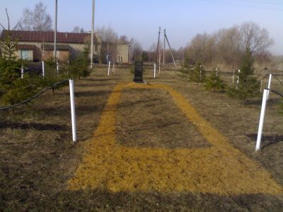 Братская могила советских воинов