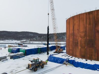 Видео: перемещение первого коффердама Ленского моста к руслу