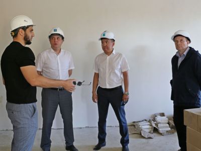 Александр Басыров проверил ход строительства социальных объектов