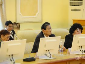 Государственные награды вручили педагогам Якутии