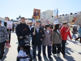 Фото. В Якутске акция «Бессмертный полк» собрала более 50 тысяч человек