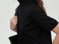 Джемпер с коротким рукавом и воротником-стойкой