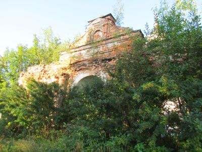 Ворота в ограде