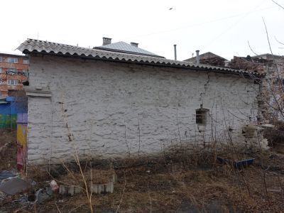Бутовые кладовые над ледником XIX века (амбар)