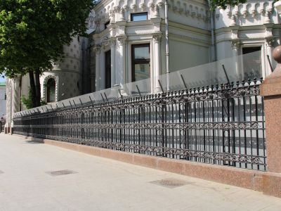 Ограда с воротами