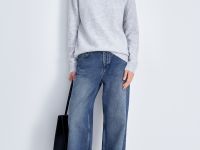 Джемпер свободного кроя с воротником-стойкой