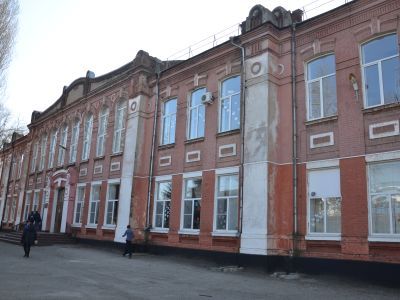 Школа. Здание, где учился в школе Герой Советского Союза П.Г. Поветкин