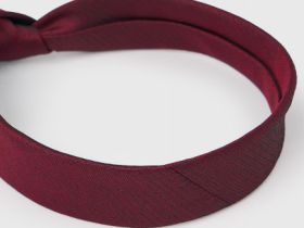 Фактурный галстук O'STIN x Яндекс Книги, Фиолетовый