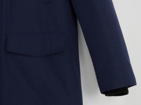 Пуховое полупальто с накладными карманами и капюшоном