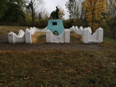 Братская могила воинов Советской Армии, погибших в феврале 1943 года