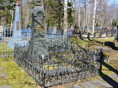 Могила Пинчука Григория Сергеевича (1912-1944 г.г.) - Героя Советского Союза