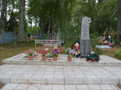 Братская могила воинов Советской Армии, погибших в период Великой Отечественной войны