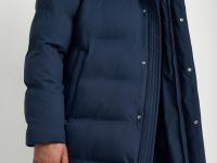 Утепленное пальто с воротником-стойкой