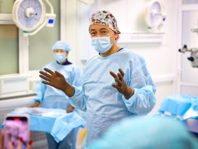 Фоторепортаж: якутские офтальмологи показали, как проводят операцию по замене хрусталика