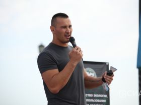 В Якутске прошел субботник «Особенности национальной уборки»