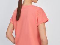 Футболка с круглым вырезом