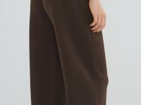 Базовые джоггеры, Коричневый