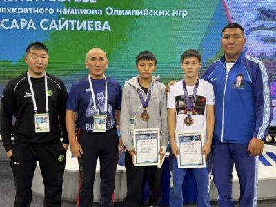 Якутские борцы завоевали медали турнира памяти Бувайсара Сайтиева