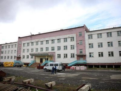 Айсен Николаев поручил завершить ремонт в гимназии в Булунском районе в установленные сроки