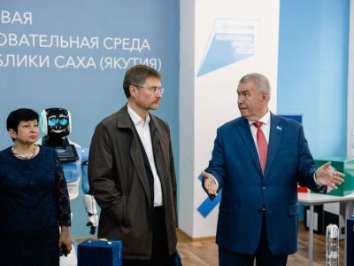 Генеральный директор АК «АЛРОСА» Сергей Иванов посетил Мирнинский колледж