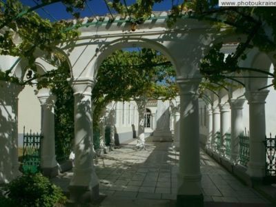 Дворики с аркадами