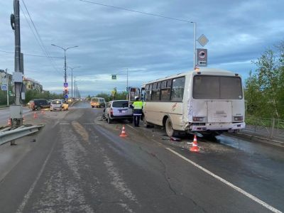 В Якутске водитель во время движения потерял управление из-за сердечного приступа