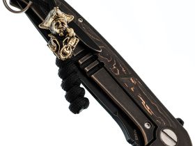 Бронзовая бусина Пират с темляком