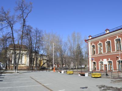 Больничный ансамбль из трех зданий