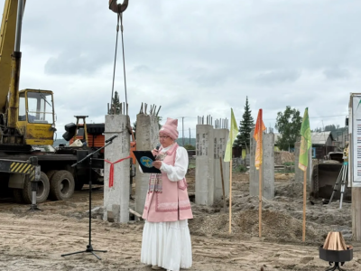 В селе Техтюр началось строительство дома для переселенцев из аварийного жилья