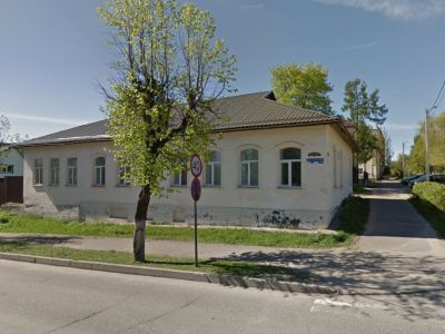 Здание, в котором в 1896 году была открыта бесплатная школа русским педагогом В.П.Острогорским (1840-1902 гг.)