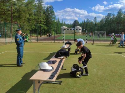 В Мирном прошли соревнования по пожарно-прикладному спорту среди детей и подростков