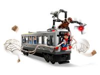 Super Heroes 76321 Конструктор Человек-паук против Доктора Осьминога: Сцена с поездом