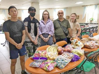 Представители Мирнинской Ассамблеи помогают арылахцам и словом, и делом