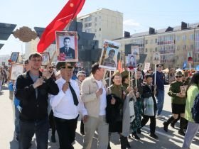 Фото. В Якутске акция «Бессмертный полк» собрала более 50 тысяч человек