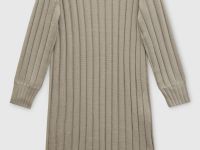 Вязаное платье с длинным рукавом