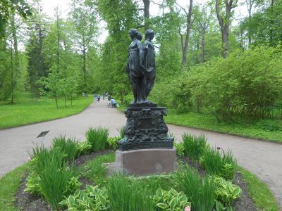 Скульптура "Три грации"