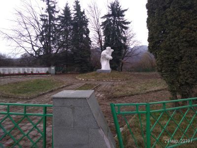 Памятник односельчанам, погибшим в Великую Отечественную войну