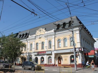 Двухэтажный каменный жилой дом. Классицизм