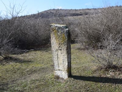 Стела надмогильная