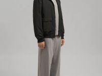 Ветровка-бомбер со съемным капюшоном