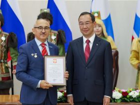 Глава Якутии вручил государственные награды